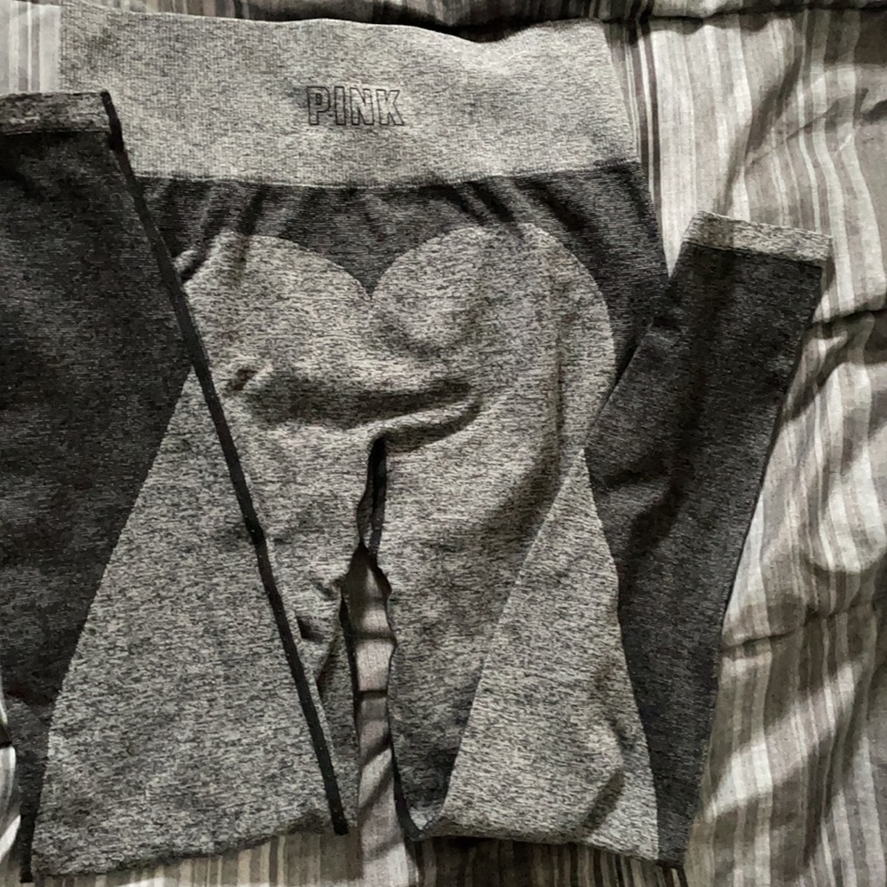 NWOT Victoria Secrets Pink seamless leggings